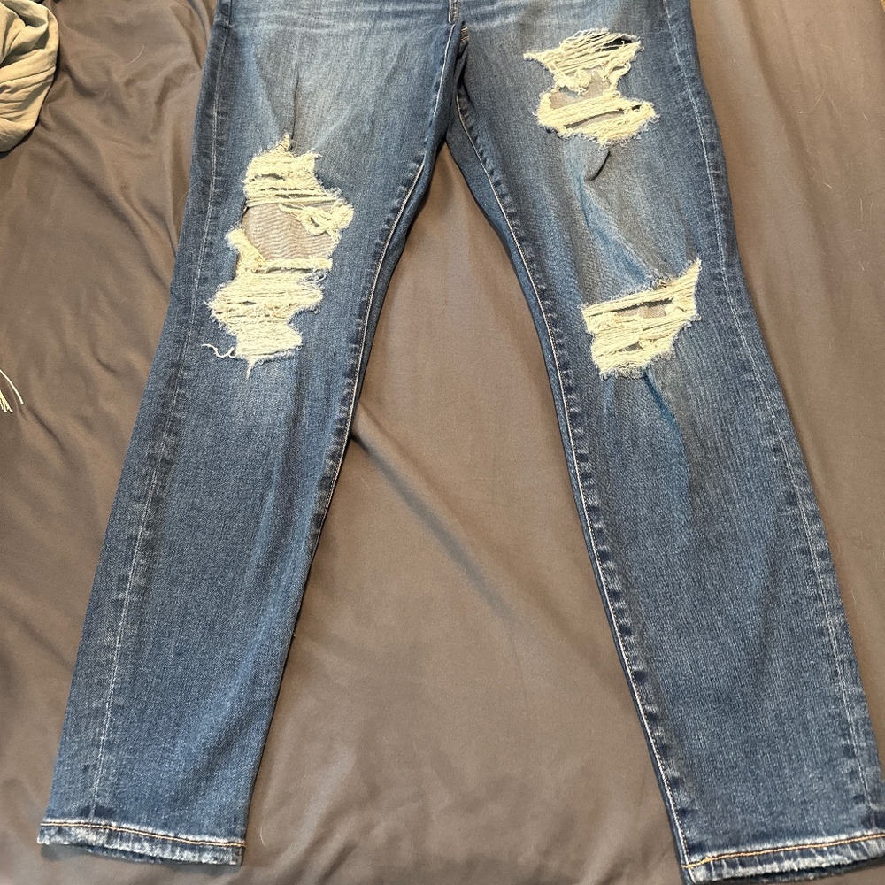 Hi-Rise Ripped Jeggings - Picture 2 of 4